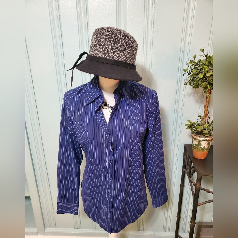 NWT Women's blue and white pinstripe blouse (Size 8) Chico's size 1